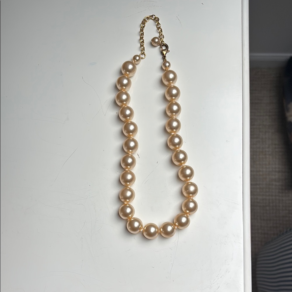Elegant Cream Pearl Necklace